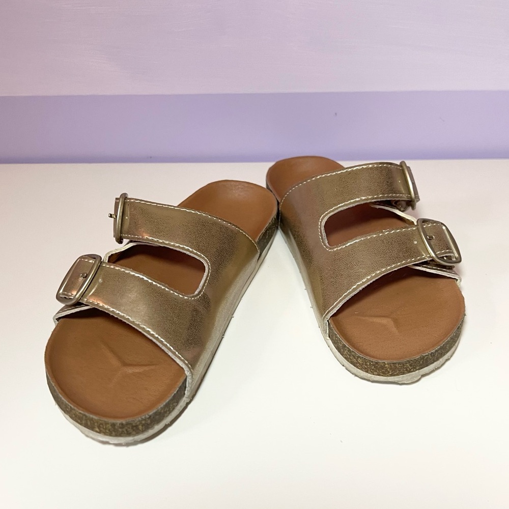Gap, big girls slip on sandals, gold, size 1-2